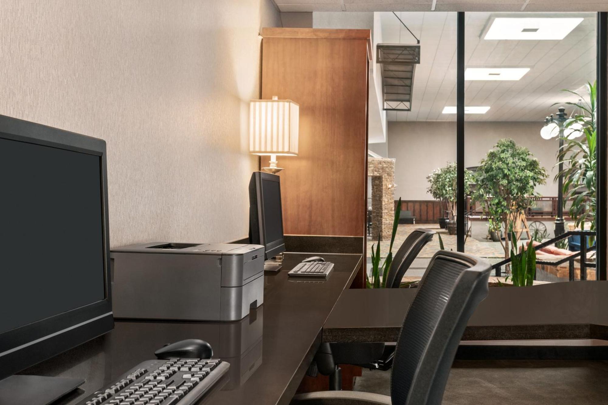Radisson Hotel Fort Worth North-Fossil Creek Extérieur photo